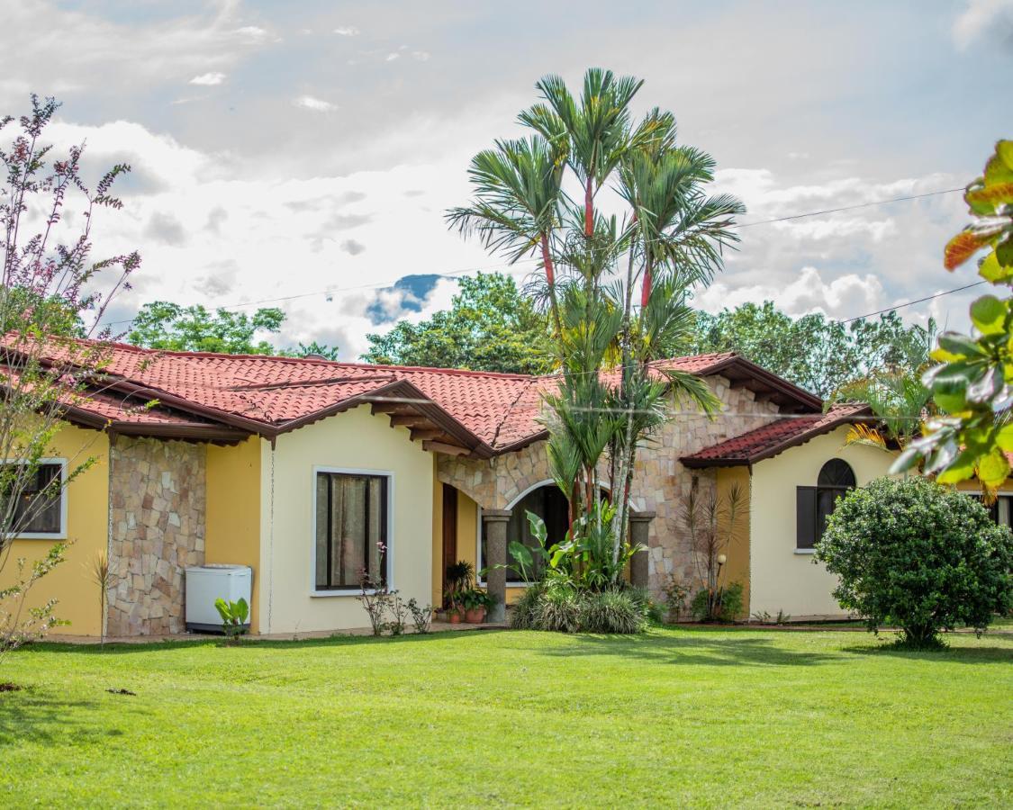 Linda Casa De Verano Con Amplias Zonas Verdes San Isidro De El General Екстер'єр фото